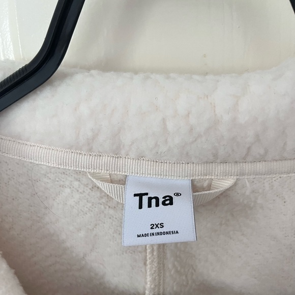 Aritzia TNA Polar 1/2 Zip - Picture 3 of 3